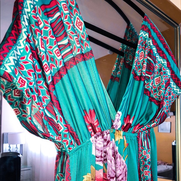 Women’s Patterned Dress - Picture 2 of 3